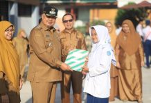 Wako Pembina Upacara Bendera Di SMP 4 Kota Solok kota solok